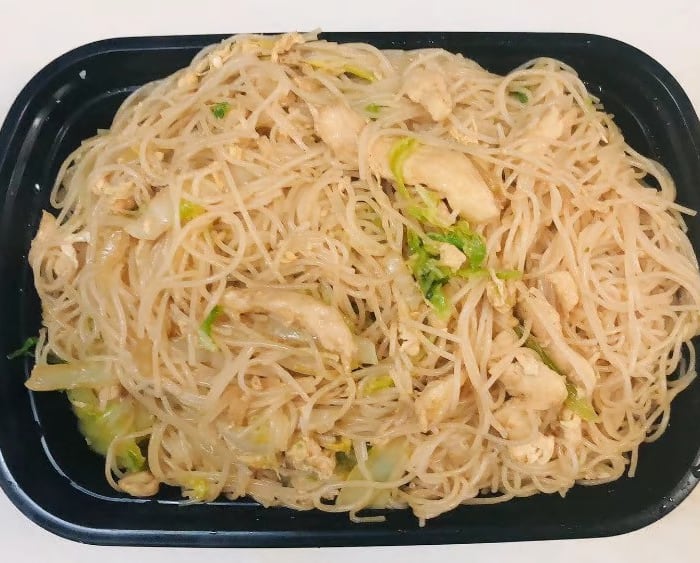 鸡片炒米粉Chicken Rice Noodles Large