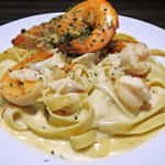 Fettuccine Alfredo / JUMBO Shrimp